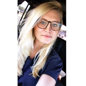 Meet your Posher, Halee